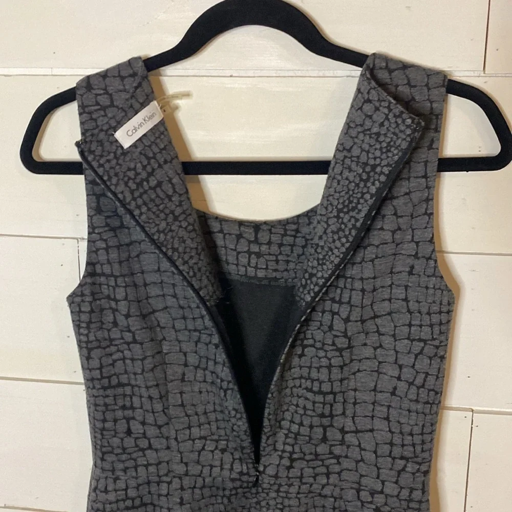 Calvin Klein Gray Sleeveless Sheath Midi Dress Square Neck. Size 4. Zipper back.